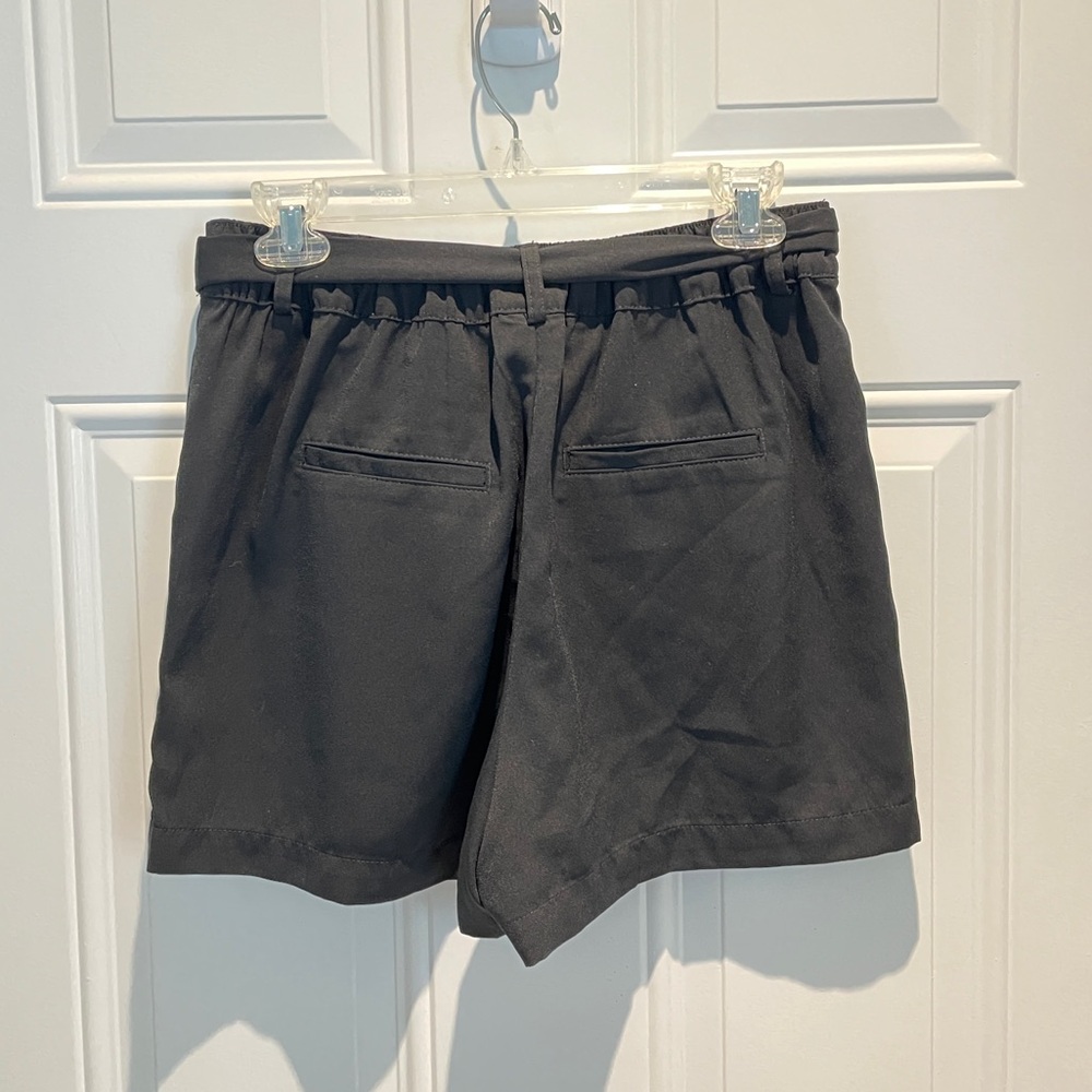 A New Day High Rise 3" Black Flowy Relaxed Bow Shorts with Belt Size Small - Picture 7 of 10